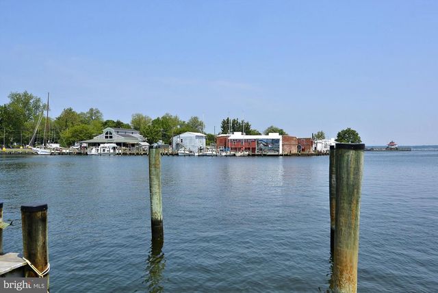 305 WILLIS ST, Cambridge, MD 21613