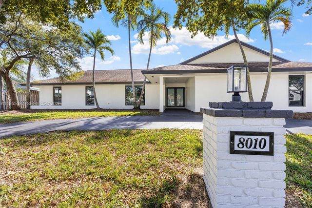8010 SW 188th St, Cutler Bay, FL 33157