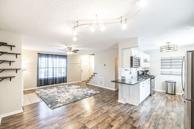 1888 Darlington Dr, Clarksville, TN 37042