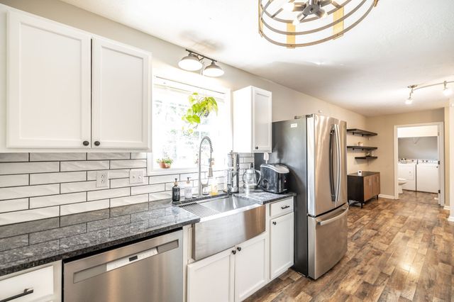 1888 Darlington Dr, Clarksville, TN 37042