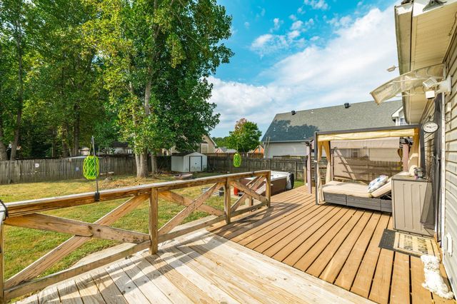 1888 Darlington Dr, Clarksville, TN 37042