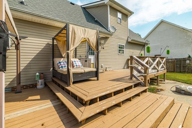 1888 Darlington Dr, Clarksville, TN 37042