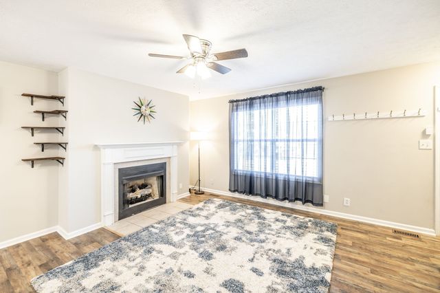 1888 Darlington Dr, Clarksville, TN 37042