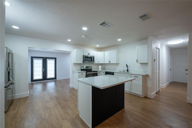 5248 KING STREET, Zephyrhills, FL 33542