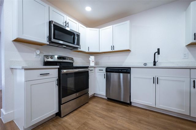 5248 KING STREET, Zephyrhills, FL 33542