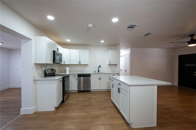 5248 KING STREET, Zephyrhills, FL 33542