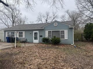 2505 Moundview Drive, Lawrence, KS 66049