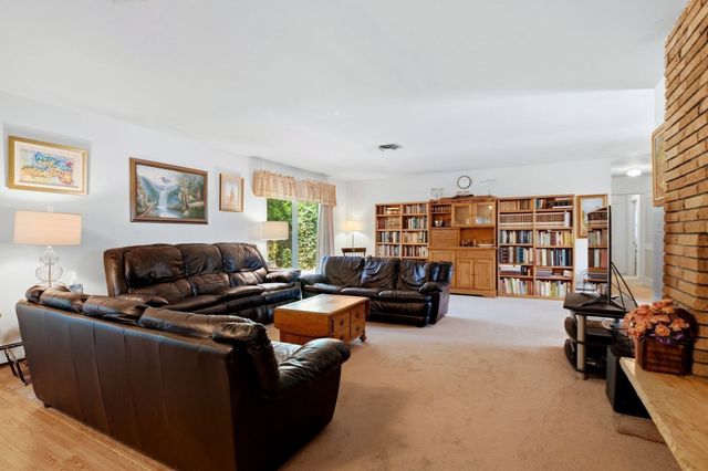 205 Gardner Rd, Brookline, MA 02445