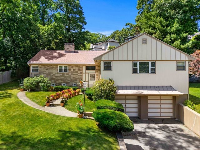 205 Gardner Rd, Brookline, MA 02445
