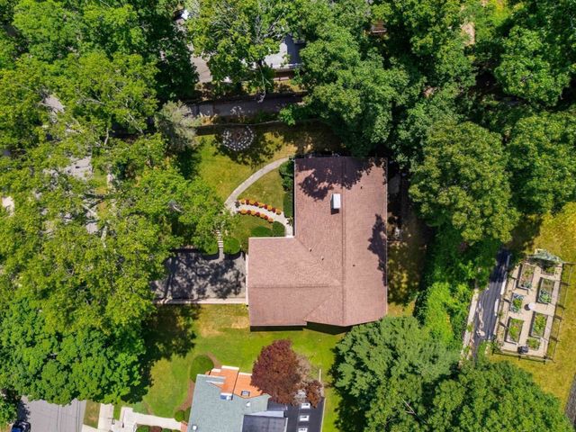 205 Gardner Rd, Brookline, MA 02445