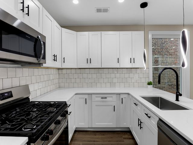 4918 W Fulton Street, Chicago, IL 60644