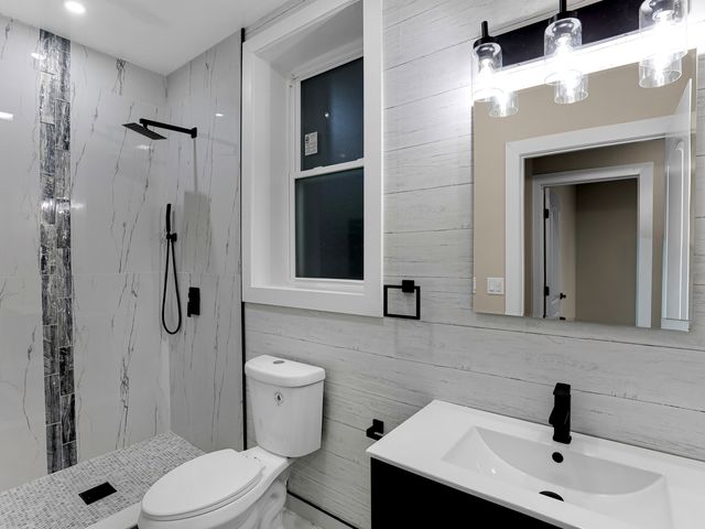 4918 W Fulton Street, Chicago, IL 60644