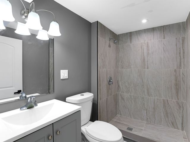 4918 W Fulton Street, Chicago, IL 60644