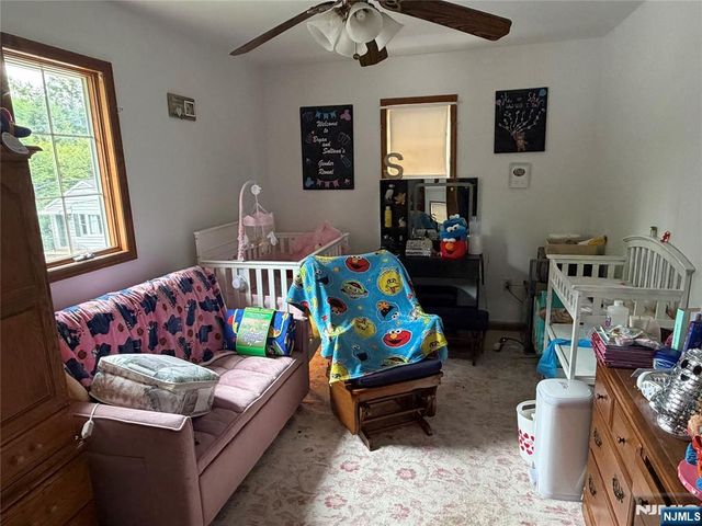 26 Grandview Avenue, Oakland, NJ 07436