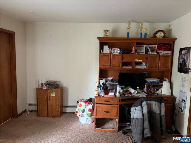 26 Grandview Avenue, Oakland, NJ 07436
