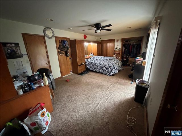 26 Grandview Avenue, Oakland, NJ 07436