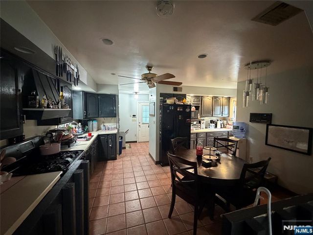 26 Grandview Avenue, Oakland, NJ 07436
