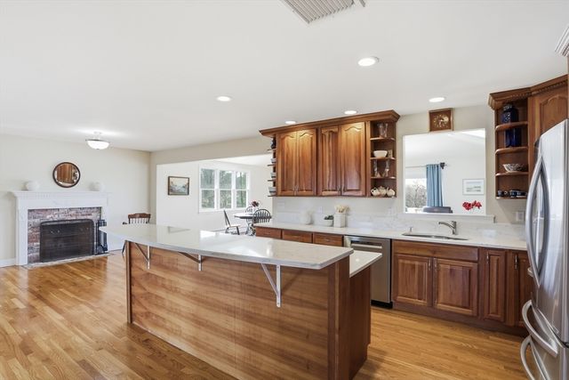 21 Nashoba Road, Littleton, MA 01460