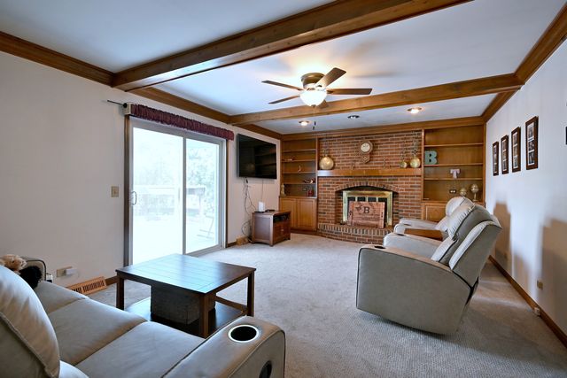 27W168 Chartwell Drive, Winfield, IL 60190