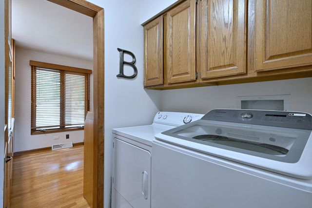 27W168 Chartwell Drive, Winfield, IL 60190