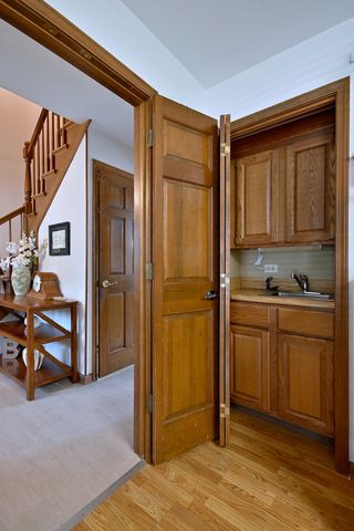27W168 Chartwell Drive, Winfield, IL 60190