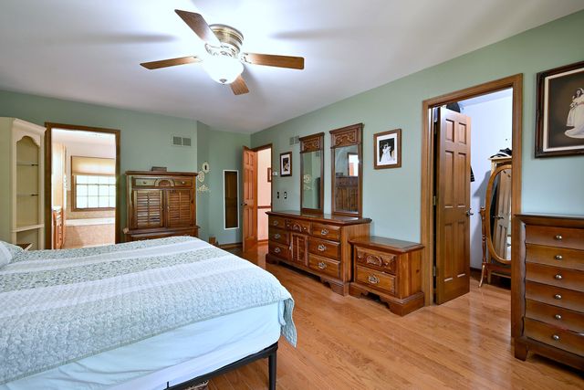 27W168 Chartwell Drive, Winfield, IL 60190