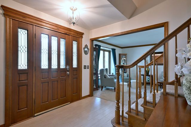27W168 Chartwell Drive, Winfield, IL 60190
