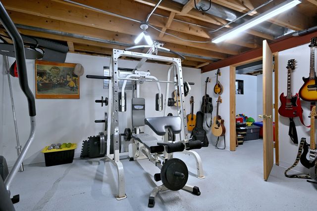 27W168 Chartwell Drive, Winfield, IL 60190