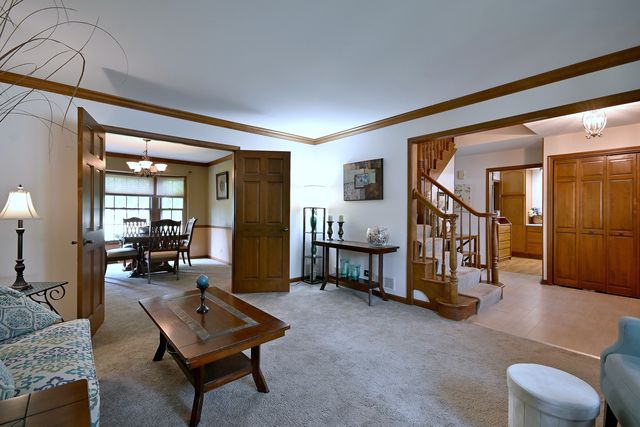 27W168 Chartwell Drive, Winfield, IL 60190