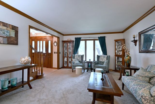 27W168 Chartwell Drive, Winfield, IL 60190