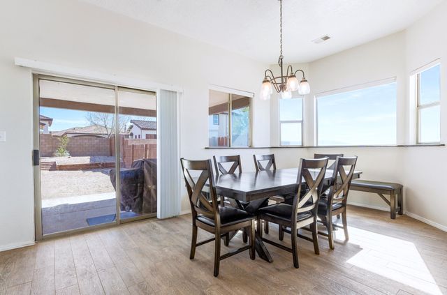 200 Aldaba Circle NE, Rio Rancho, NM 87124