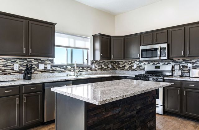 200 Aldaba Circle NE, Rio Rancho, NM 87124