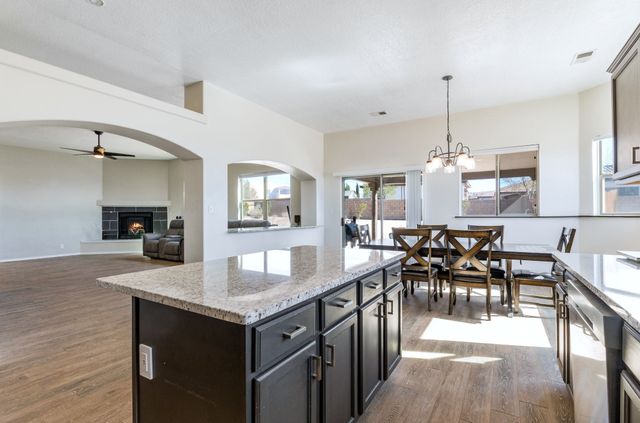 200 Aldaba Circle NE, Rio Rancho, NM 87124