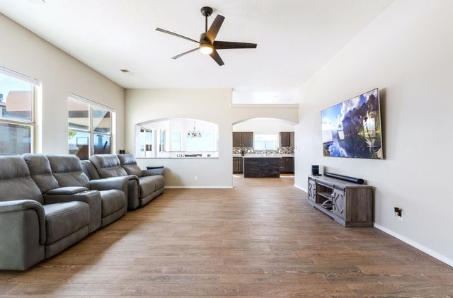 200 Aldaba Circle NE, Rio Rancho, NM 87124