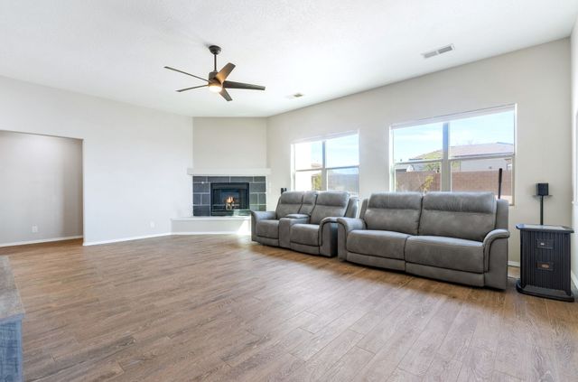 200 Aldaba Circle NE, Rio Rancho, NM 87124