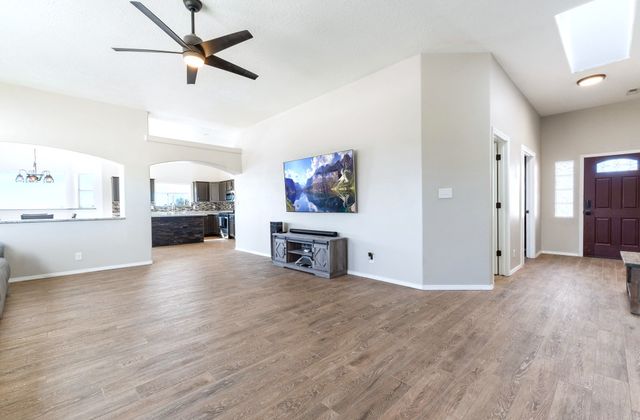 200 Aldaba Circle NE, Rio Rancho, NM 87124