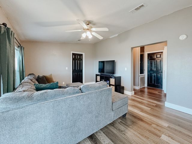 932 SE County Road 2240, Corsicana, TX 75109