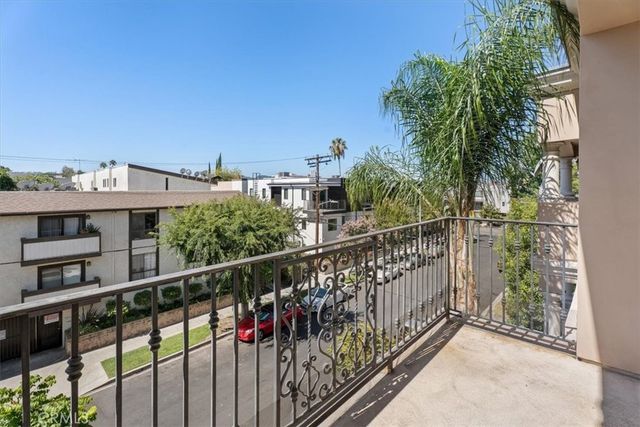 5305 Bellingham 304, Valley Village, CA 91607