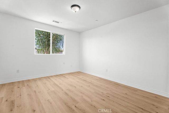 5305 Bellingham 304, Valley Village, CA 91607