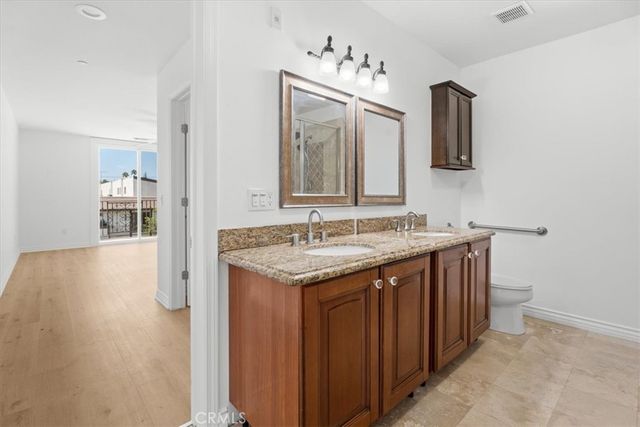 5305 Bellingham 304, Valley Village, CA 91607