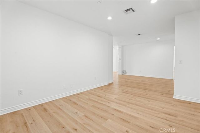 5305 Bellingham 304, Valley Village, CA 91607