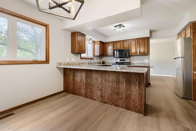 10855 Avocet Street NW, Coon Rapids, MN 55433
