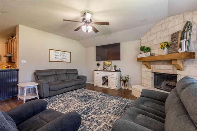 343 Amber Lane, Nevada, TX 75173