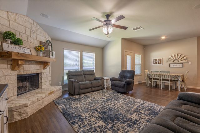 343 Amber Lane, Nevada, TX 75173