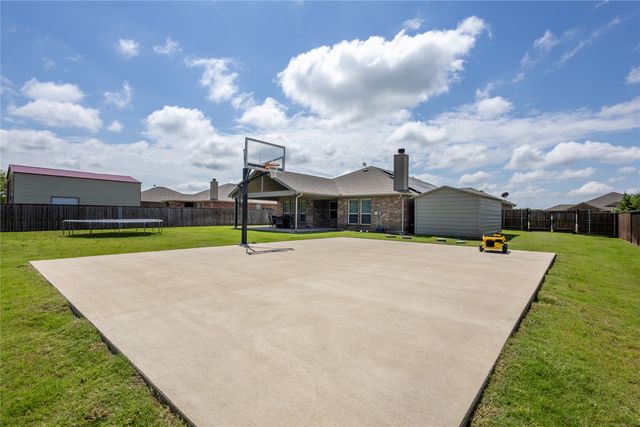343 Amber Lane, Nevada, TX 75173