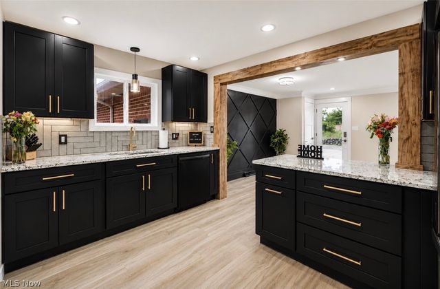 18509 Preston Road, Warrensville Heights, OH 44128