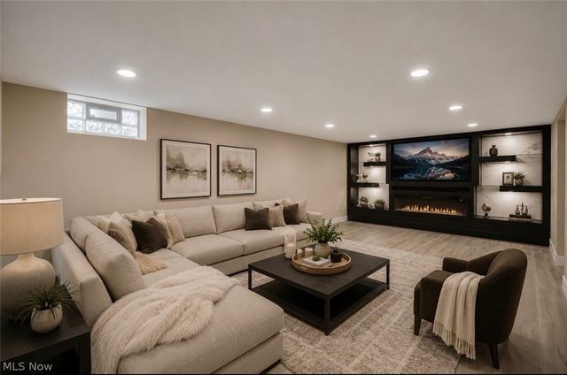 18509 Preston Road, Warrensville Heights, OH 44128