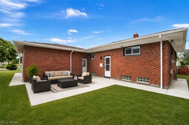18509 Preston Road, Warrensville Heights, OH 44128