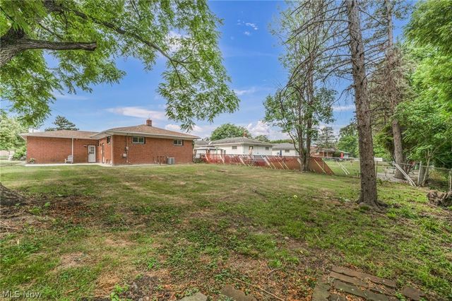 18509 Preston Road, Warrensville Heights, OH 44128