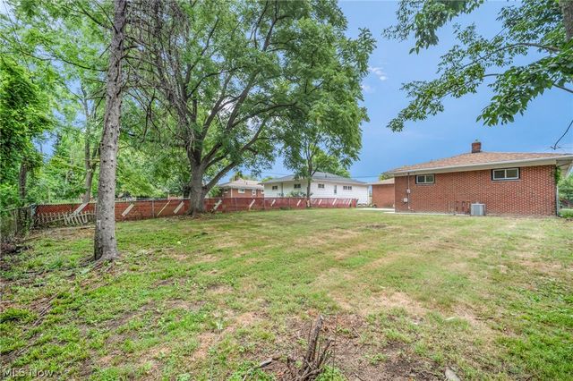 18509 Preston Road, Warrensville Heights, OH 44128
